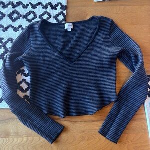 La Hearts Black Gray Long Sleeve Vneck Crop Top juniors size medium M